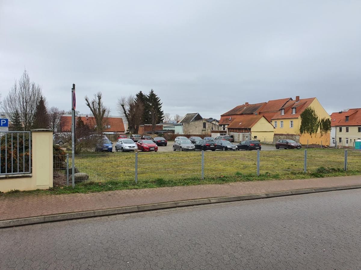 Grosses Offenes Loft Oder Kleine Gemuetliche Wohnung Mit Balkon Wolmirstedt Exterior foto