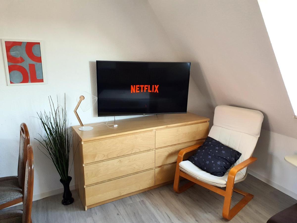 Grosses Offenes Loft Oder Kleine Gemuetliche Wohnung Mit Balkon Wolmirstedt Exterior foto
