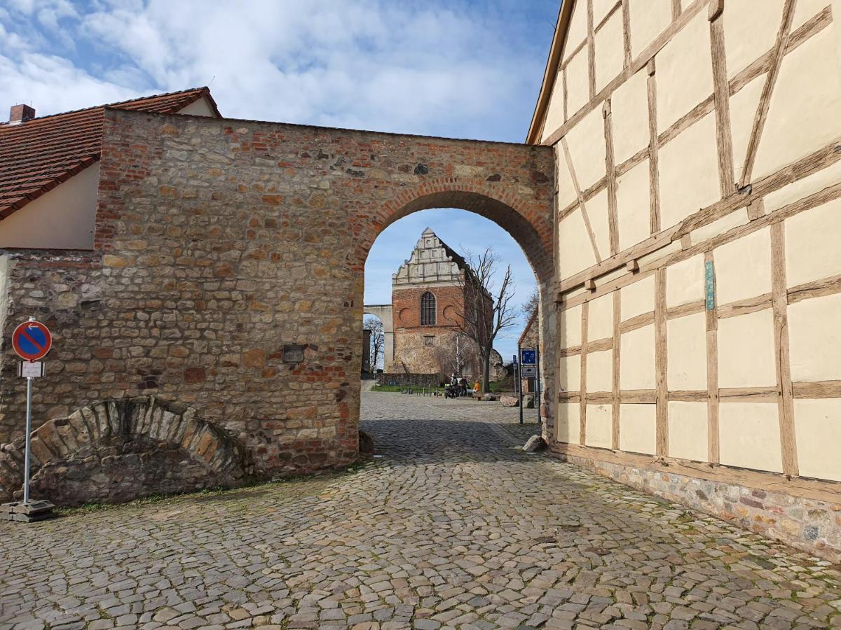 Grosses Offenes Loft Oder Kleine Gemuetliche Wohnung Mit Balkon Wolmirstedt Exterior foto