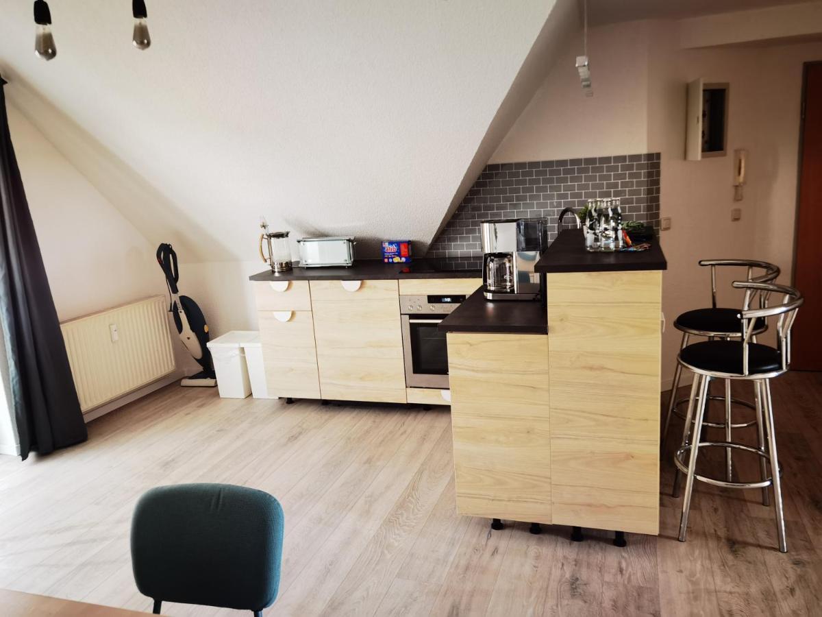 Grosses Offenes Loft Oder Kleine Gemuetliche Wohnung Mit Balkon Wolmirstedt Exterior foto
