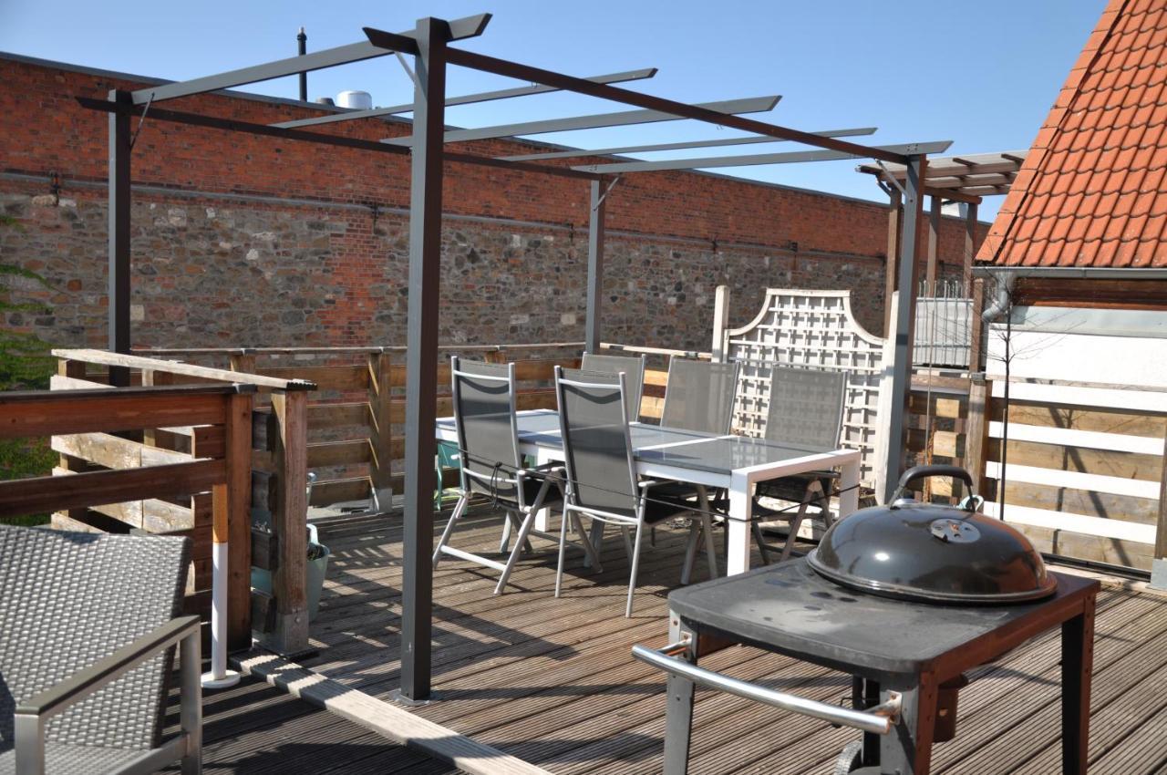 Grosses Offenes Loft Oder Kleine Gemuetliche Wohnung Mit Balkon Wolmirstedt Exterior foto
